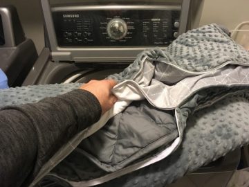 How to Wash a Weighted Blanket - Heat Up!